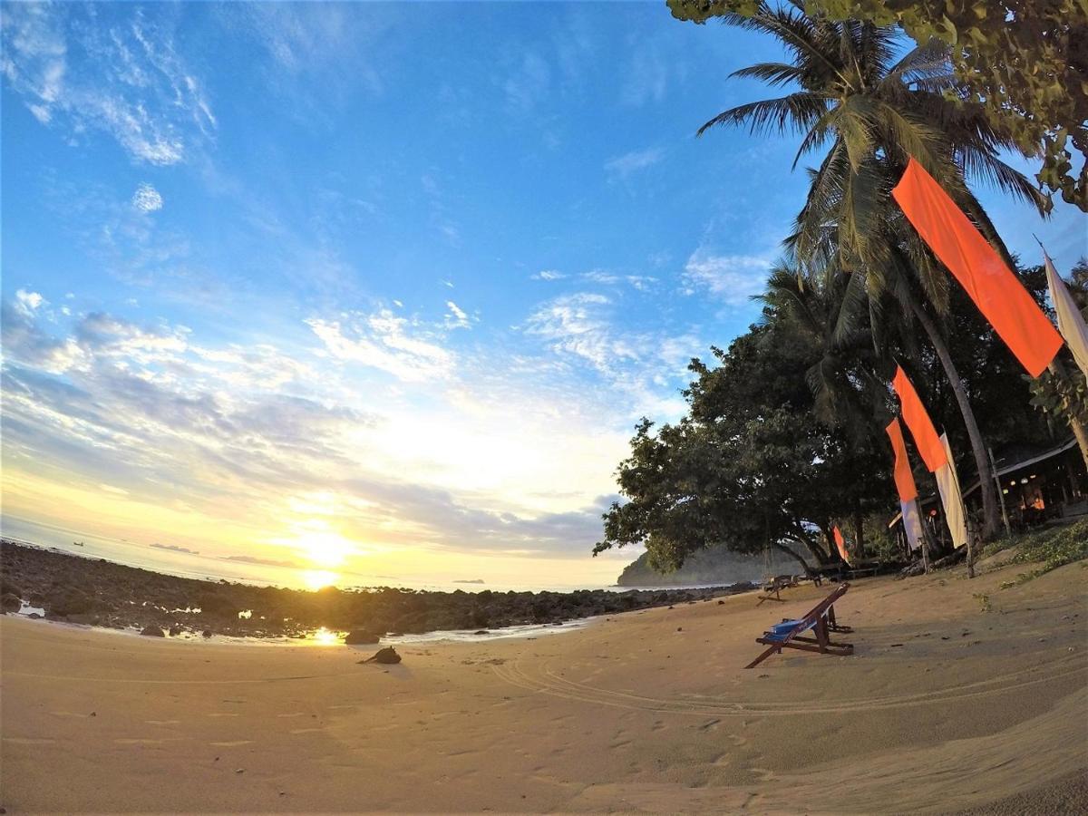 Koh Jum Coral Bay Resort מראה חיצוני תמונה