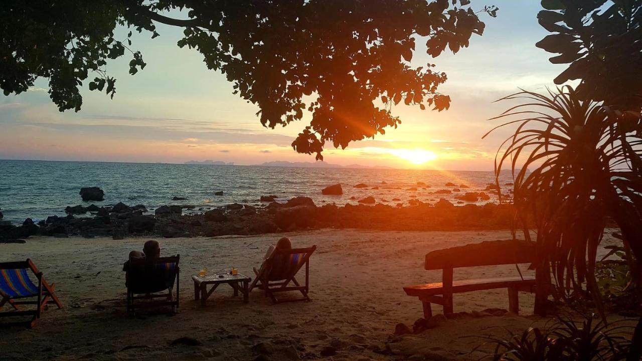 Koh Jum Coral Bay Resort מראה חיצוני תמונה
